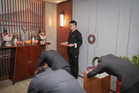 罗湖区委统战部副部长、工商联党组书记叶志伟一行到征途国际调研