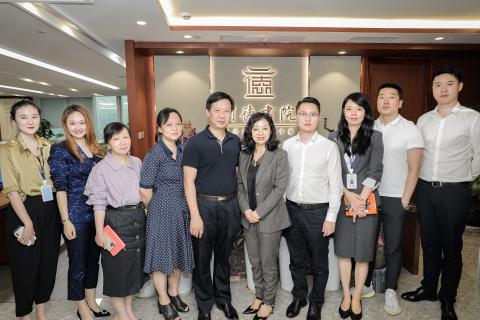 罗湖区委统战部副部长、工商联党组书记叶志伟一行到征途国际调研