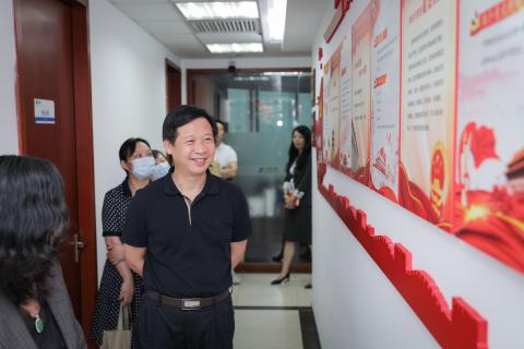 罗湖区委统战部副部长、工商联党组书记叶志伟一行到征途国际调研